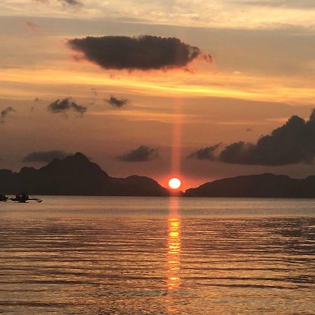 Rl Coastline Inn El Nido Exteriör bild